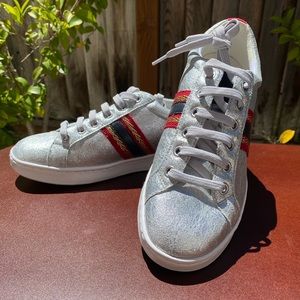 BNWT Geox Respira Silver Sneakers sz 8